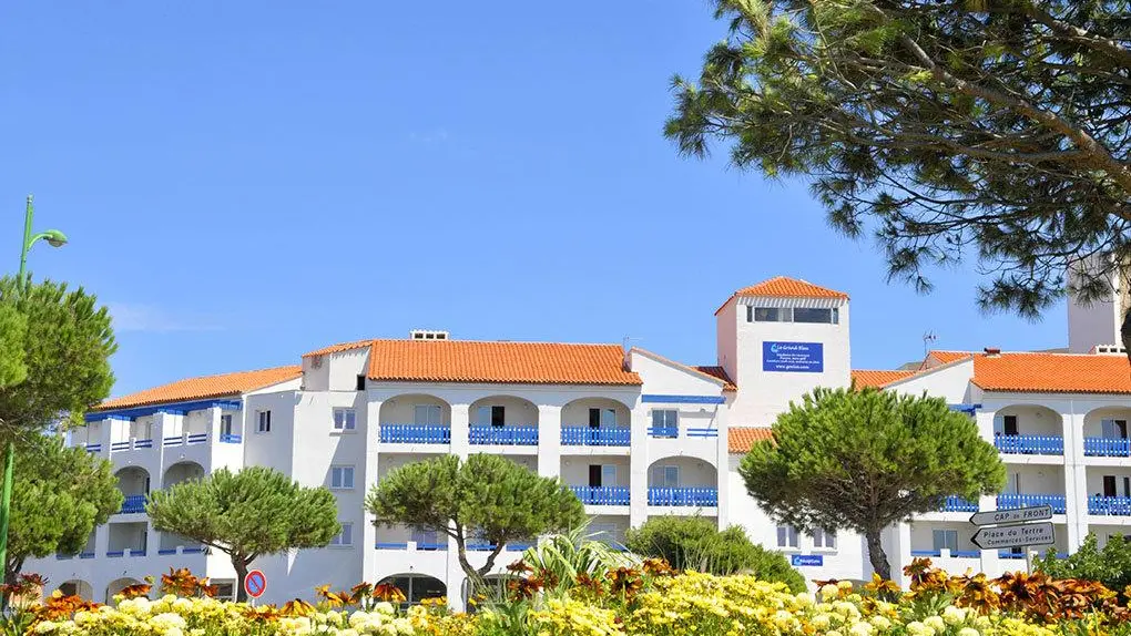 PORT BARCARES GOELIA LE GRAND BLEU