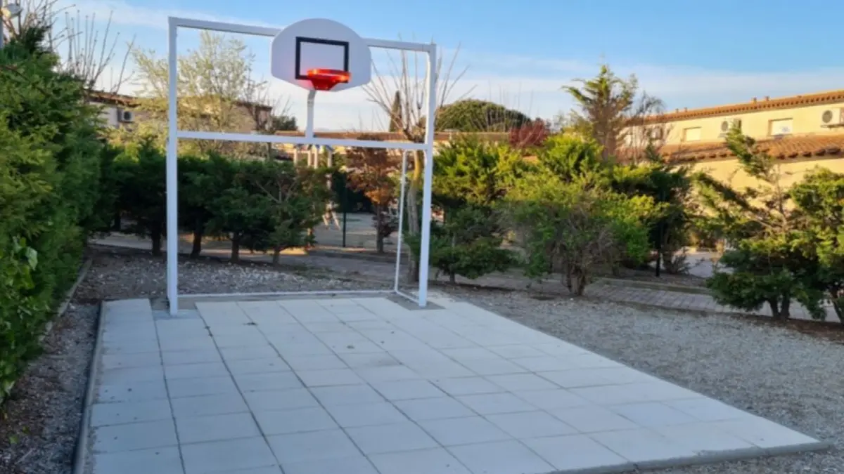 Terrain enfants dans la résidence