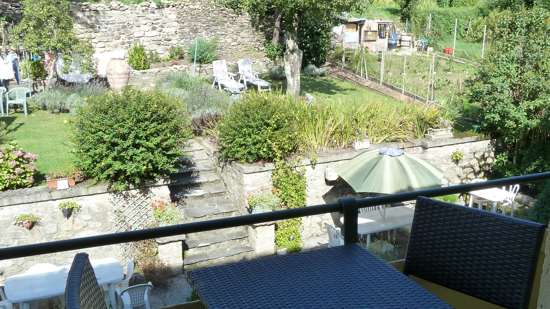 HR Apt7 Balcony + Garden