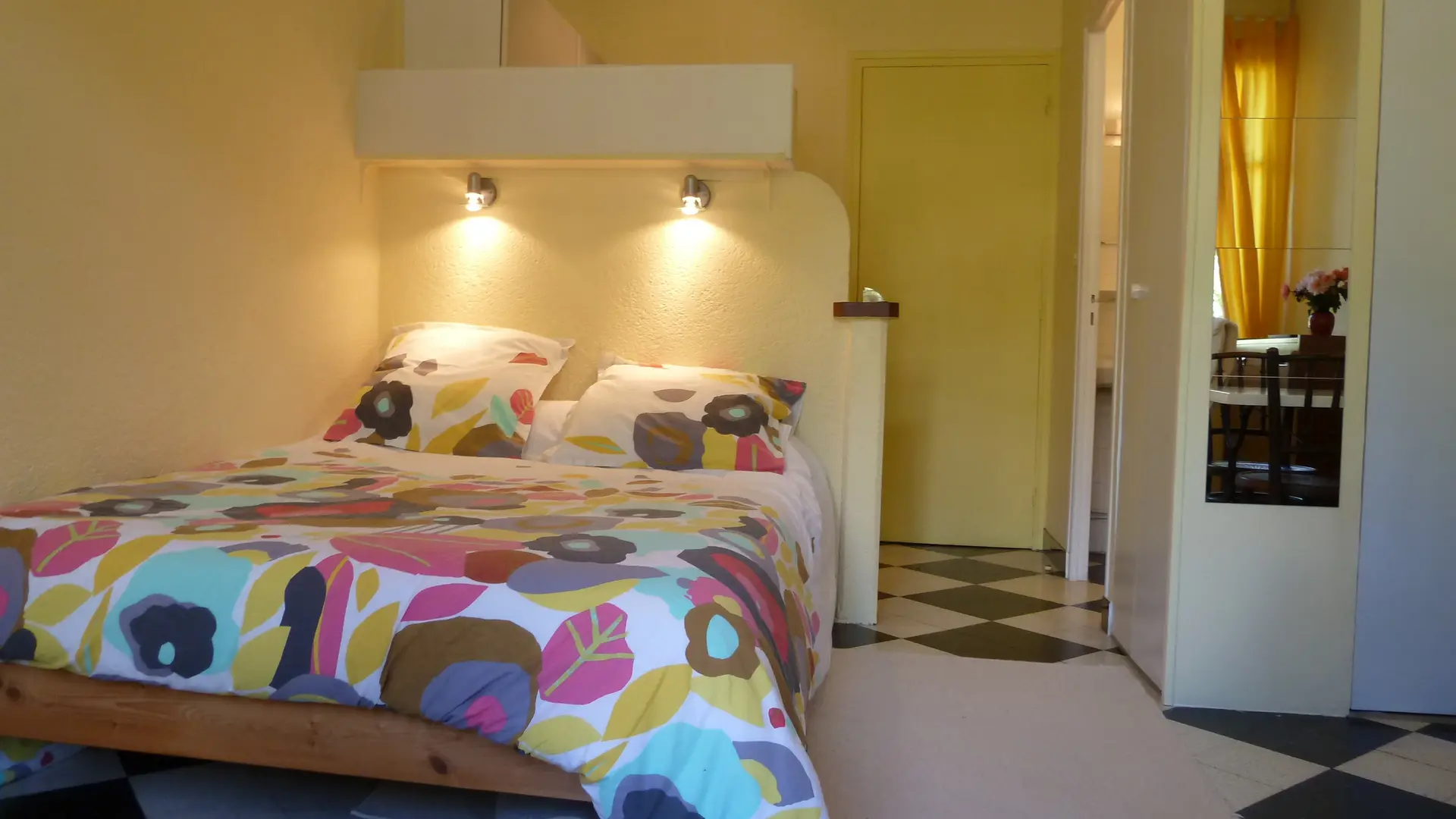 HR Apt7 Bed from balcony2