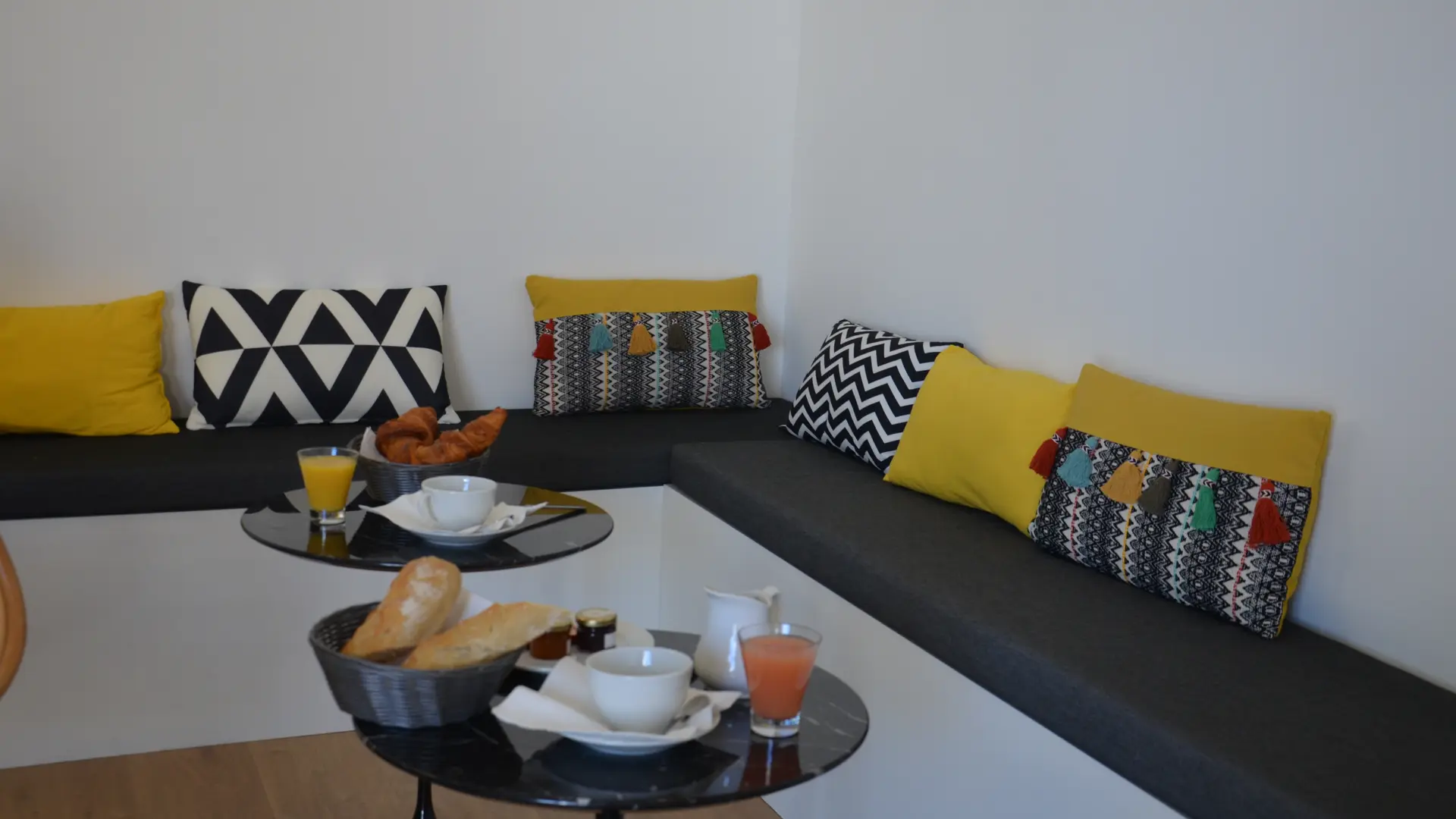 PORT BARCARES HOTEL CASA