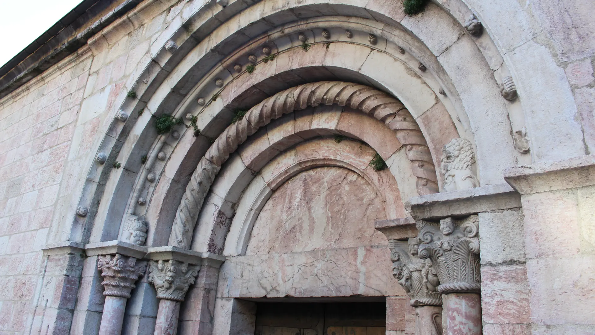 Eglise St Jacques Villefranche de C 2