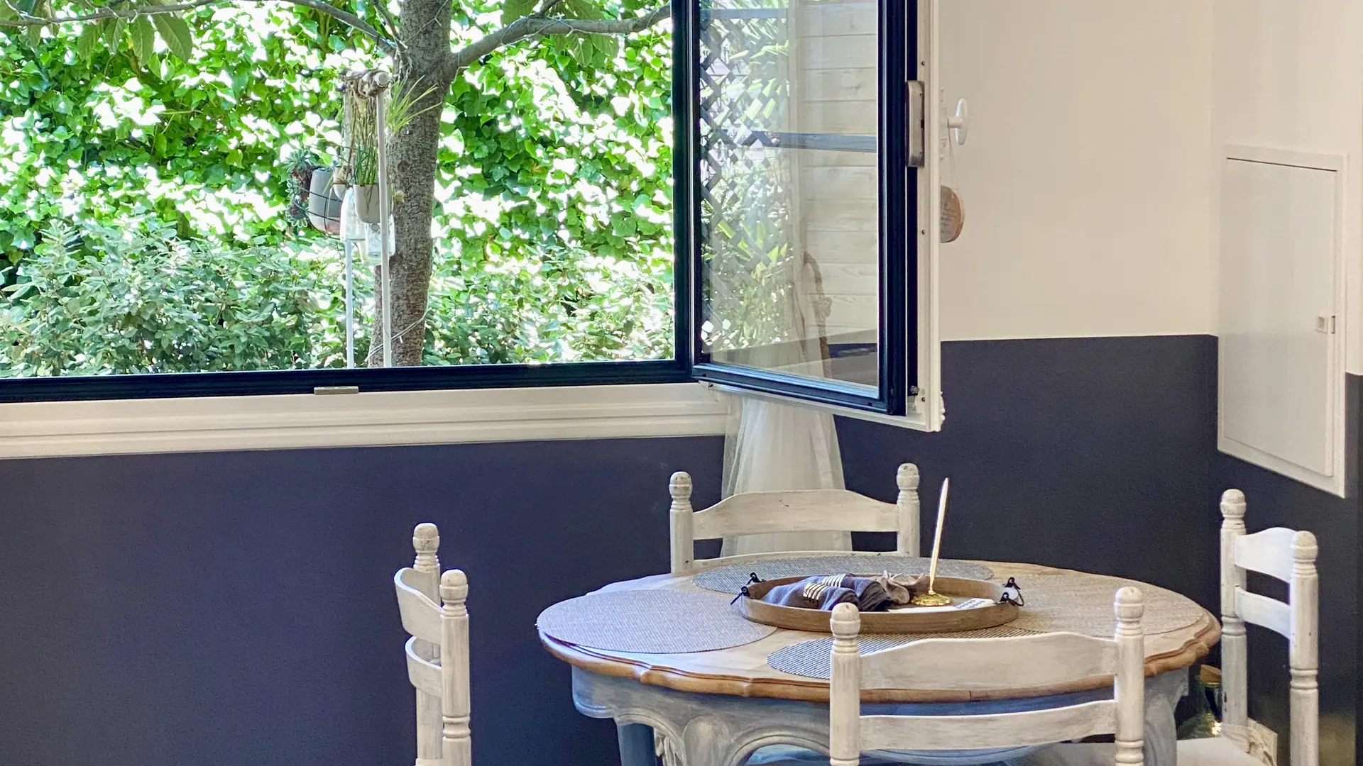 Le Chat Vert - appartements Adults Only ****, accueillant espace repas