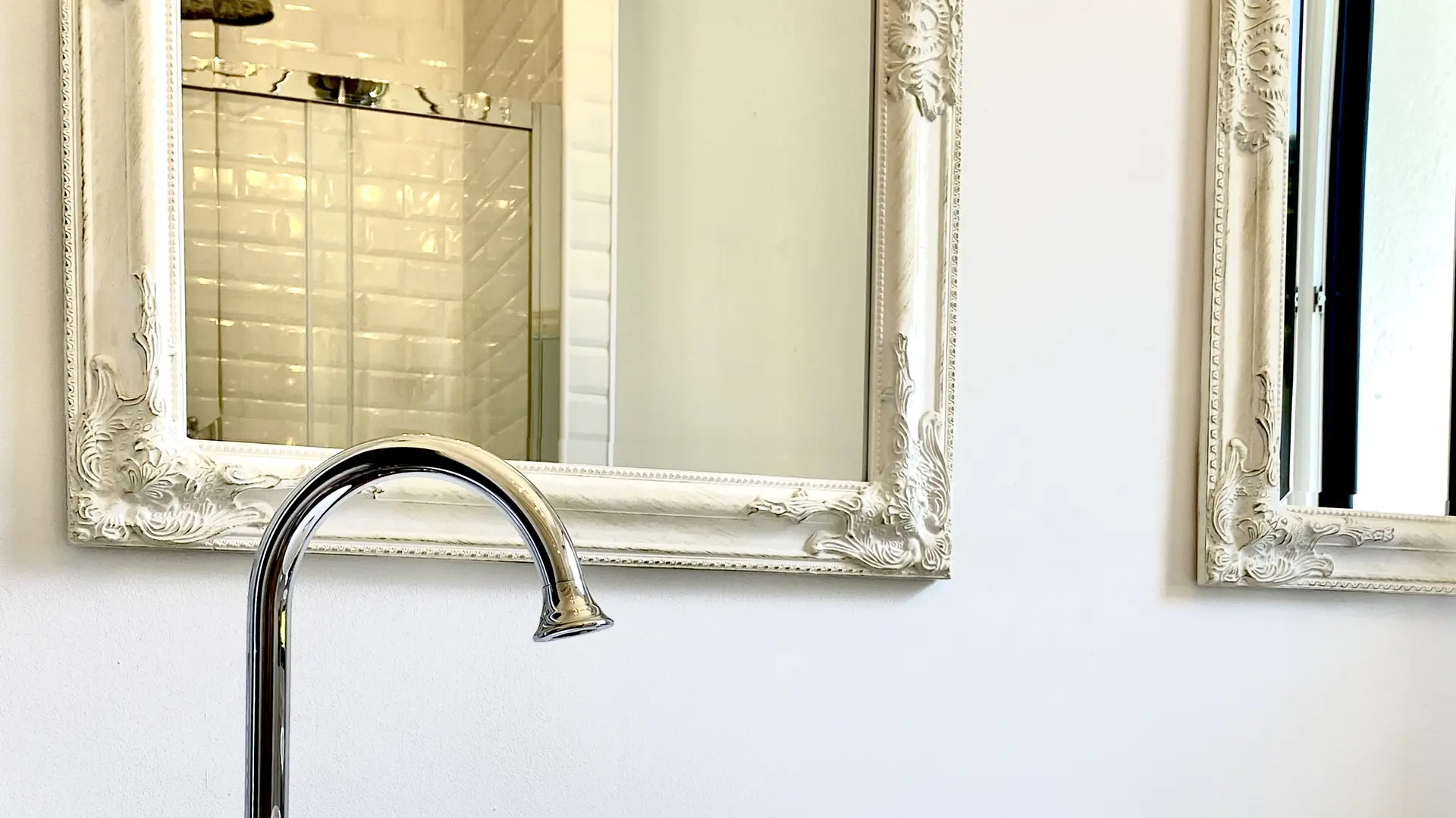 Le Chat Vert - appartements Adults Only ****, élegante salle d'eau