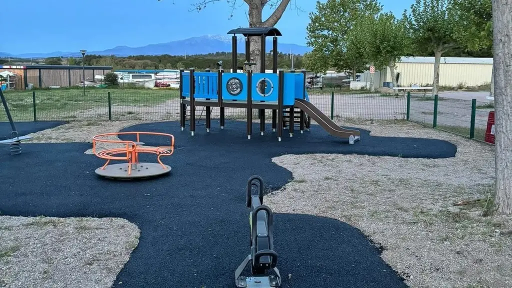 VILLENEUVE DE LA RAHO HPA LES RIVES DU LAC