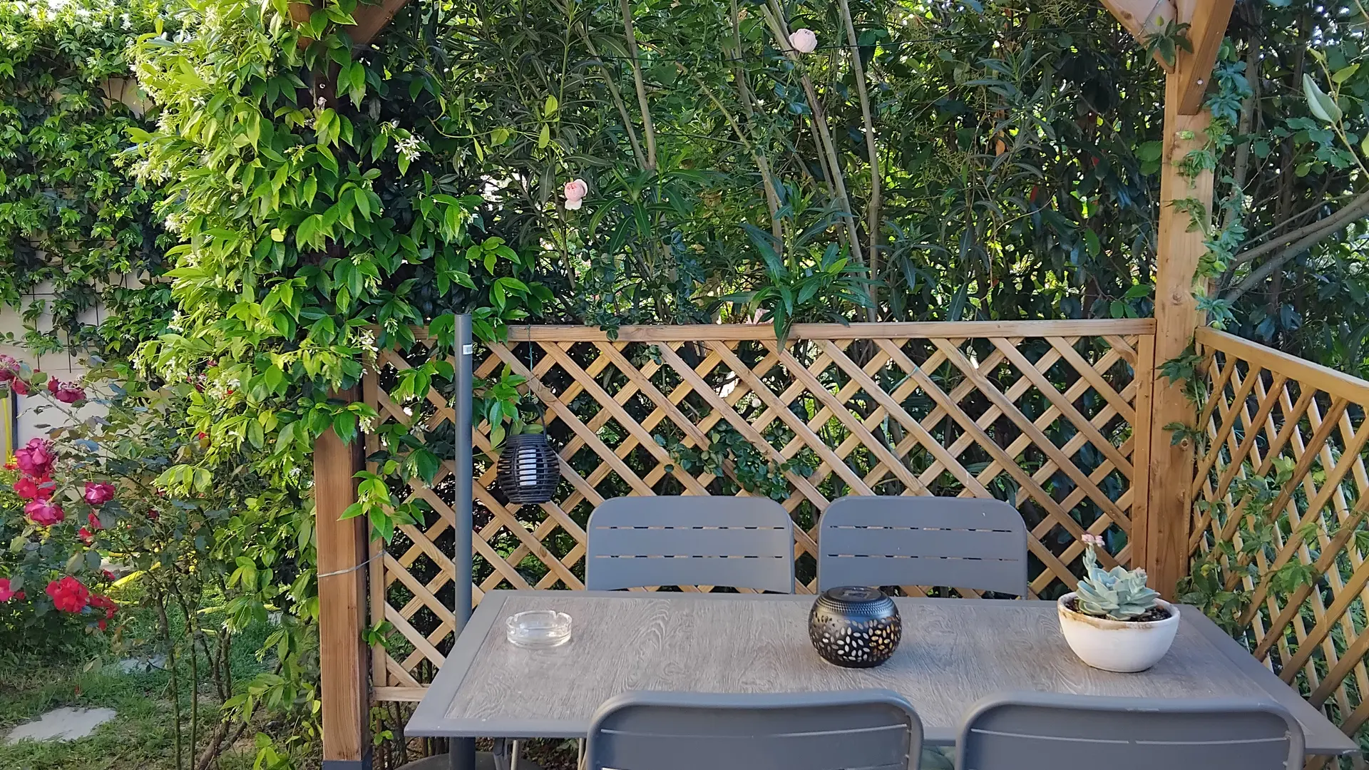 Aspres Thuir La Maison des Roses