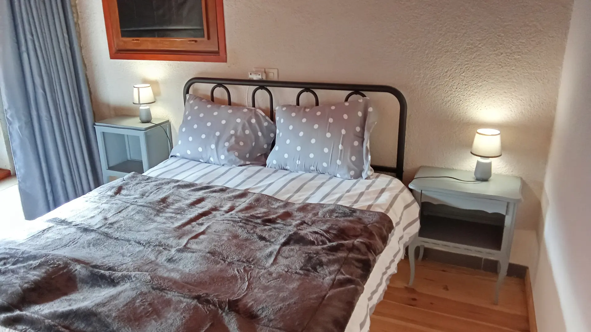 Chambre avec lit en 140