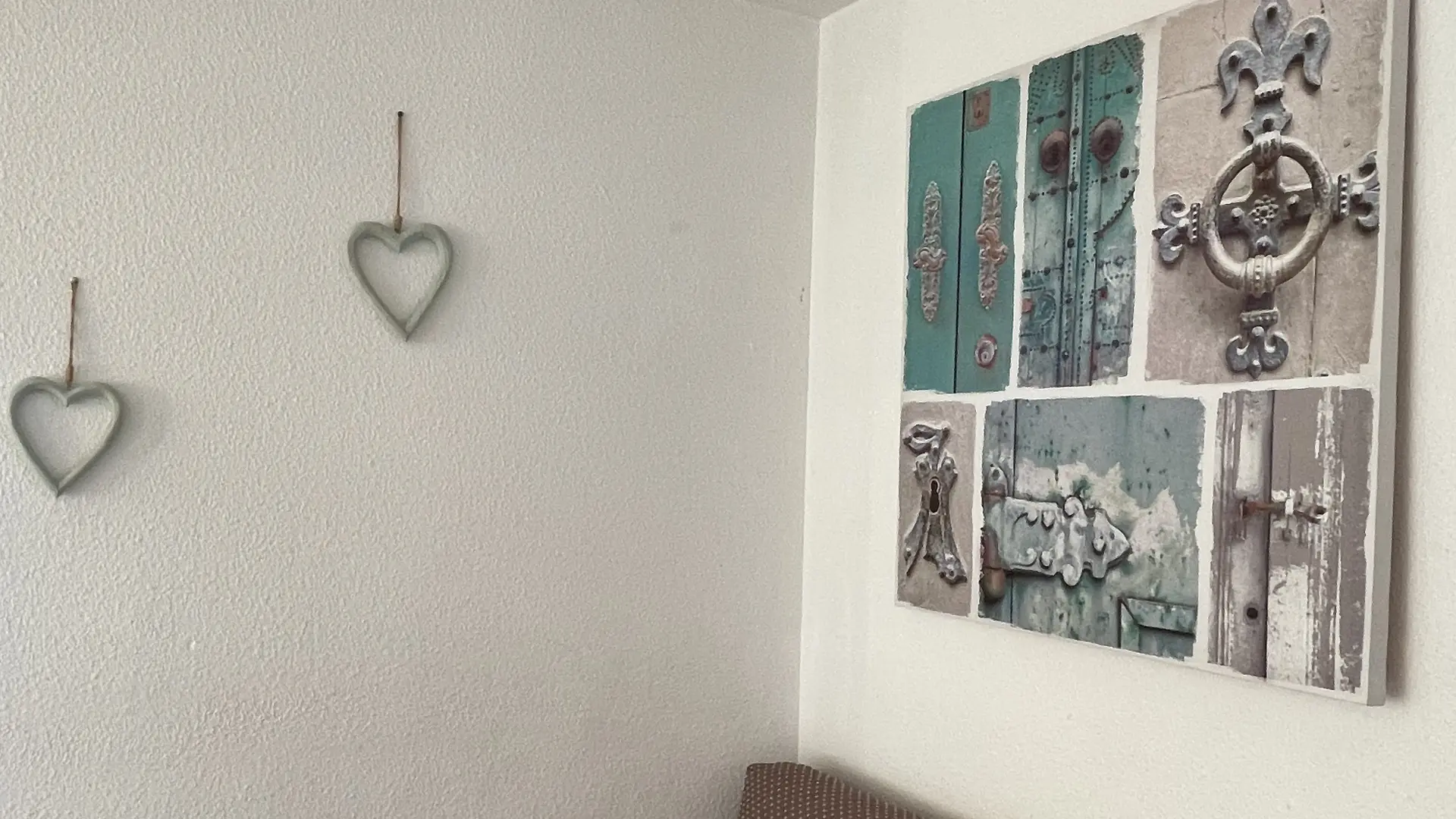 Un bon livre au coin télévision