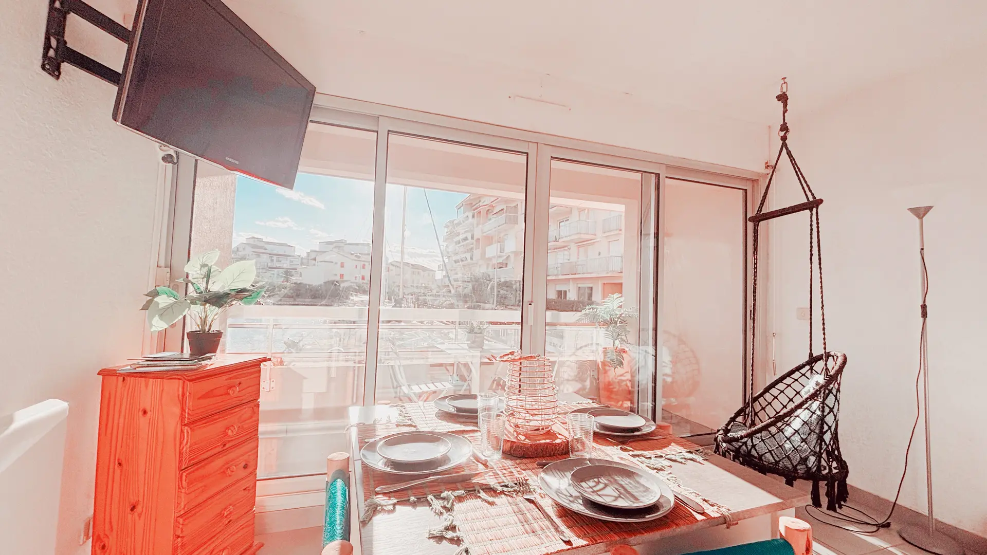 Coin repas et balcon