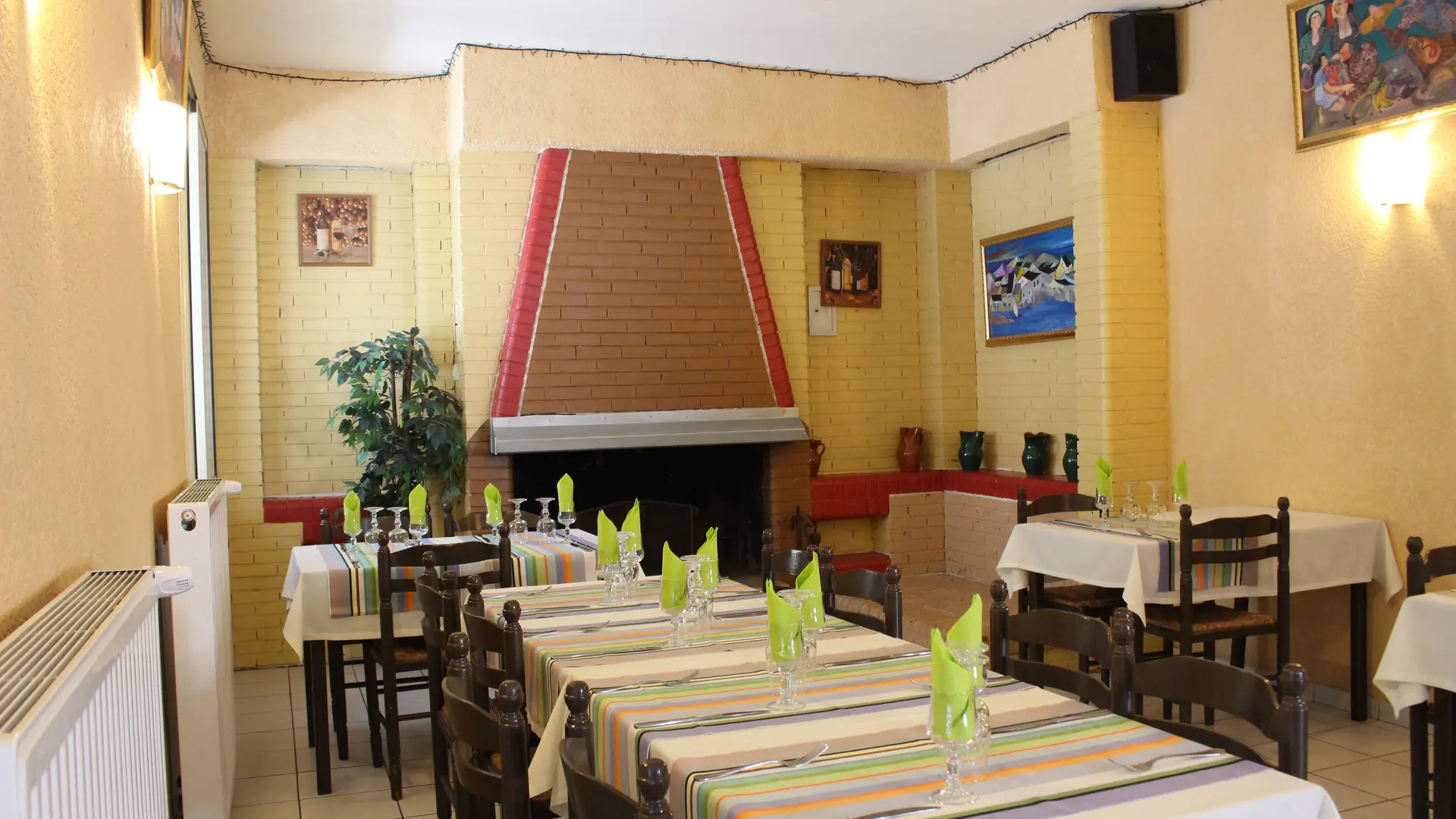 AUBERGE DES ALBERES ST GENIS