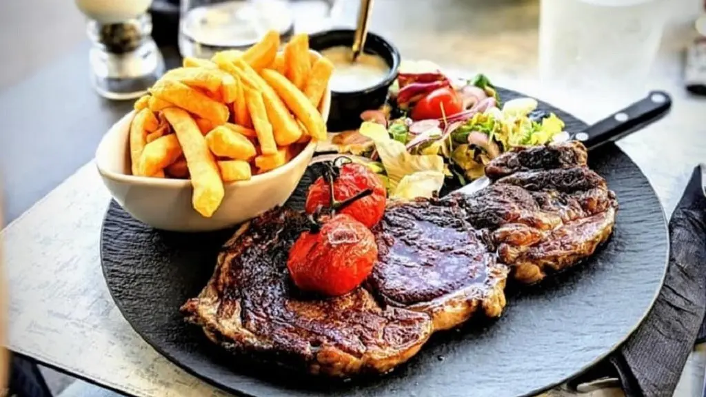 LE GRAND CAFÉ DE LA PAIX 1