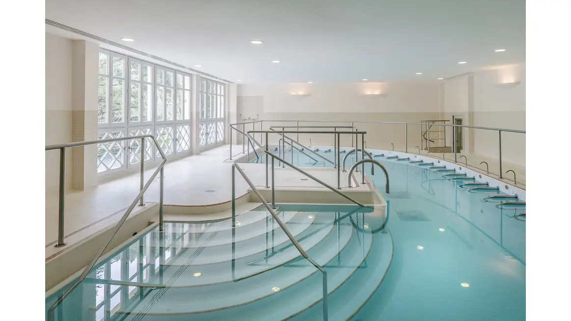 LaPresteLesBains_ChaineThermaleduSoleil-piscine2