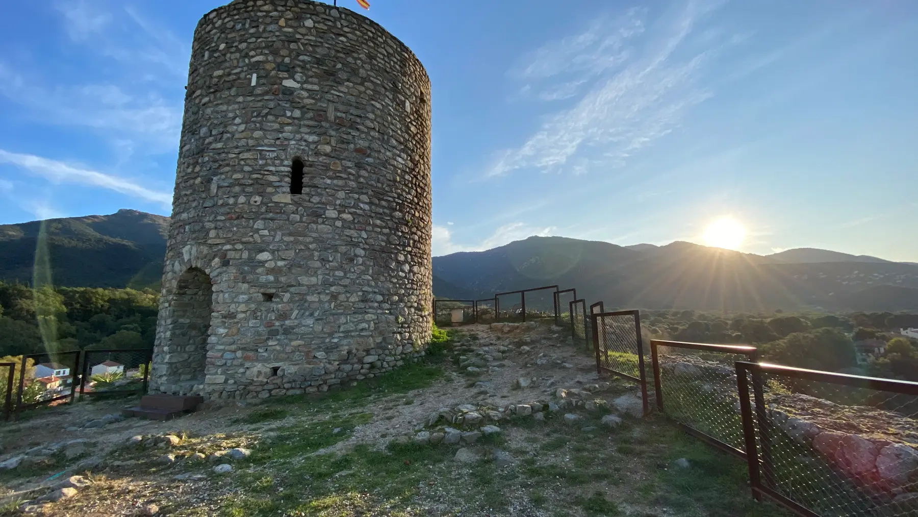 Laroque-tour.jpeg-1800px
