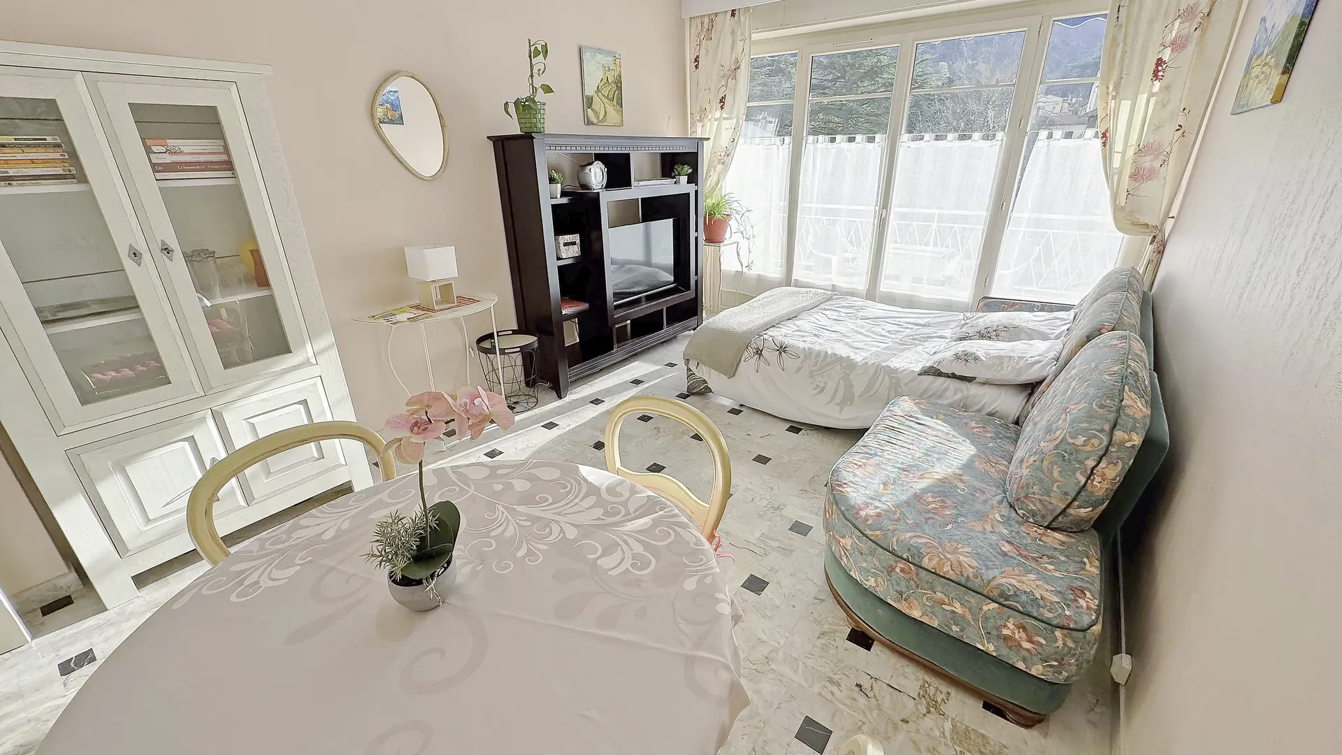 Le Palais_T2_Salon_Lit5