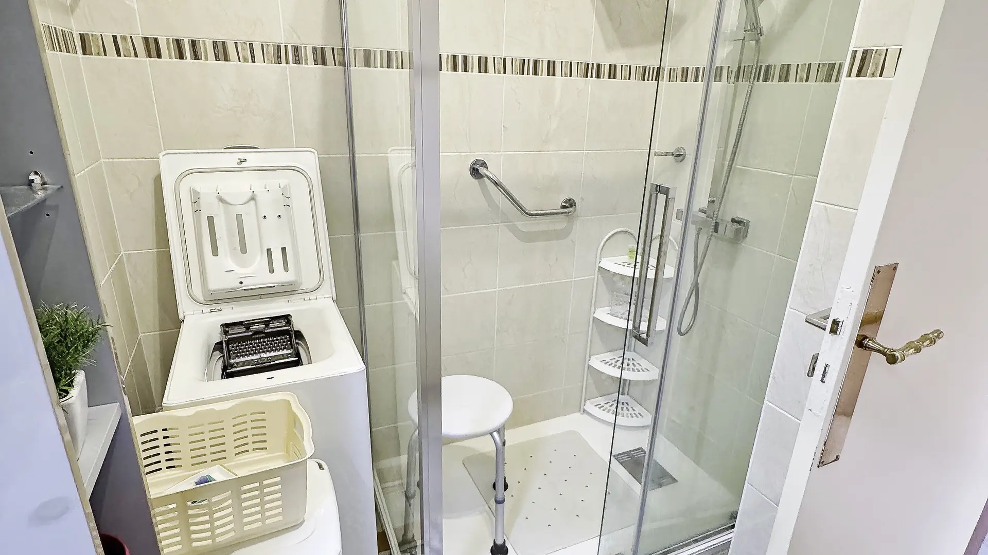 Le Palais_T2_Salle_de_Bains_2