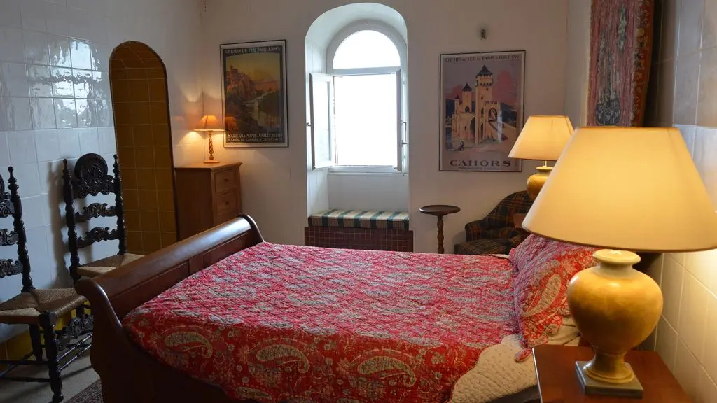 Location-chateau-la-rocasse-chambre-1