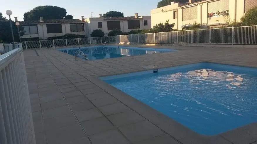 Loueur Meublé Mme ROLLAND Claudie 13