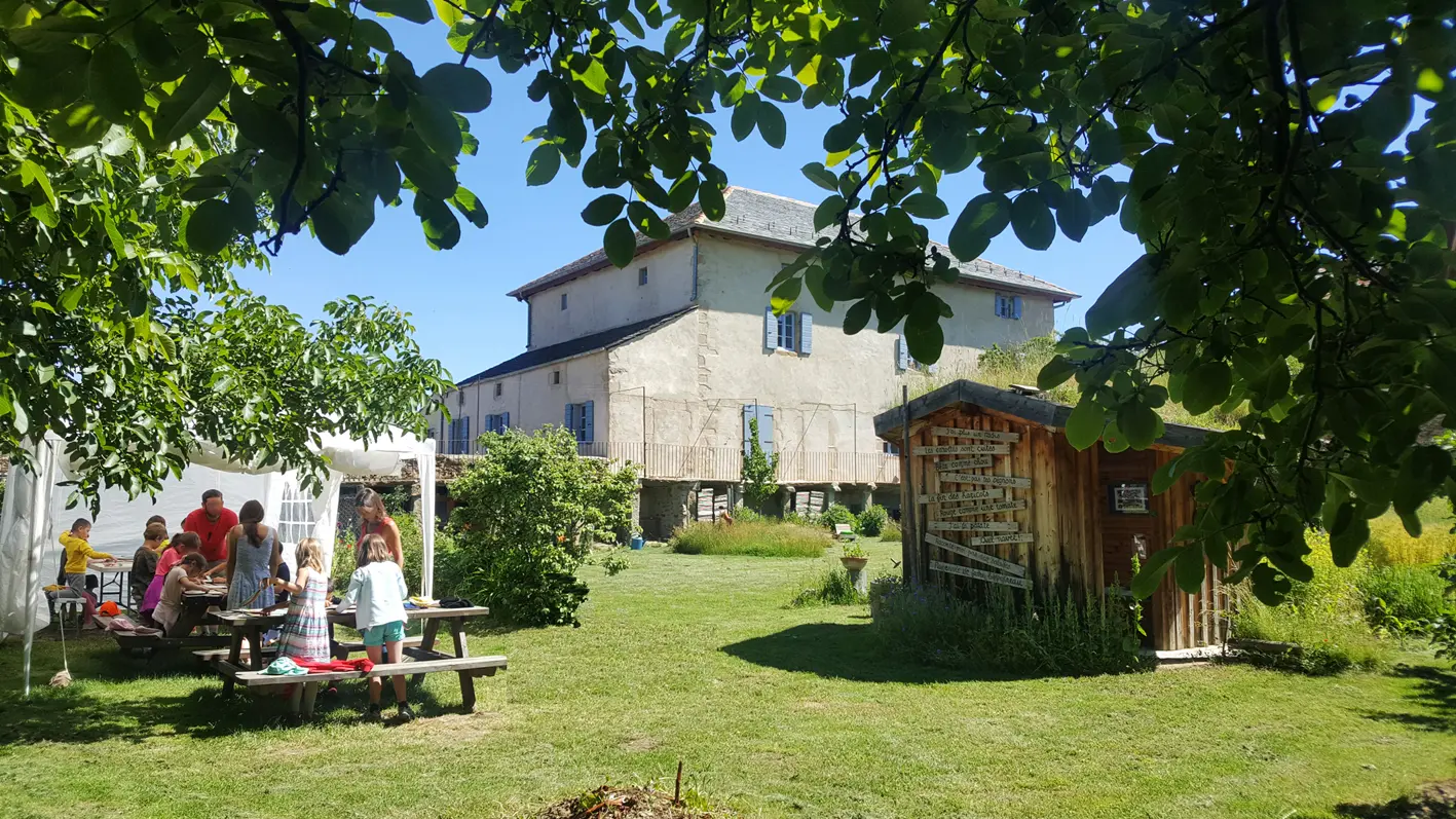 MDC 2021 Maison depuis jardin  (1) web