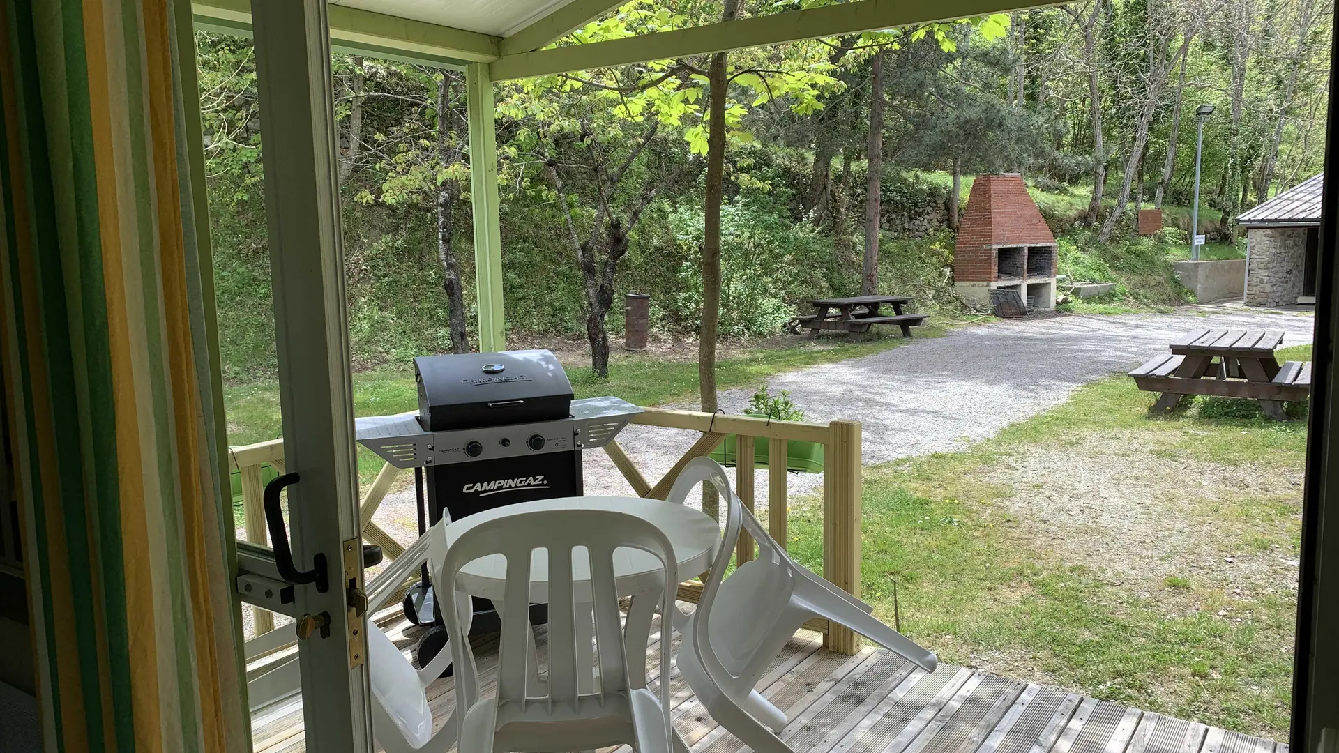 Moustik_Terrasse camping fontpédrouse