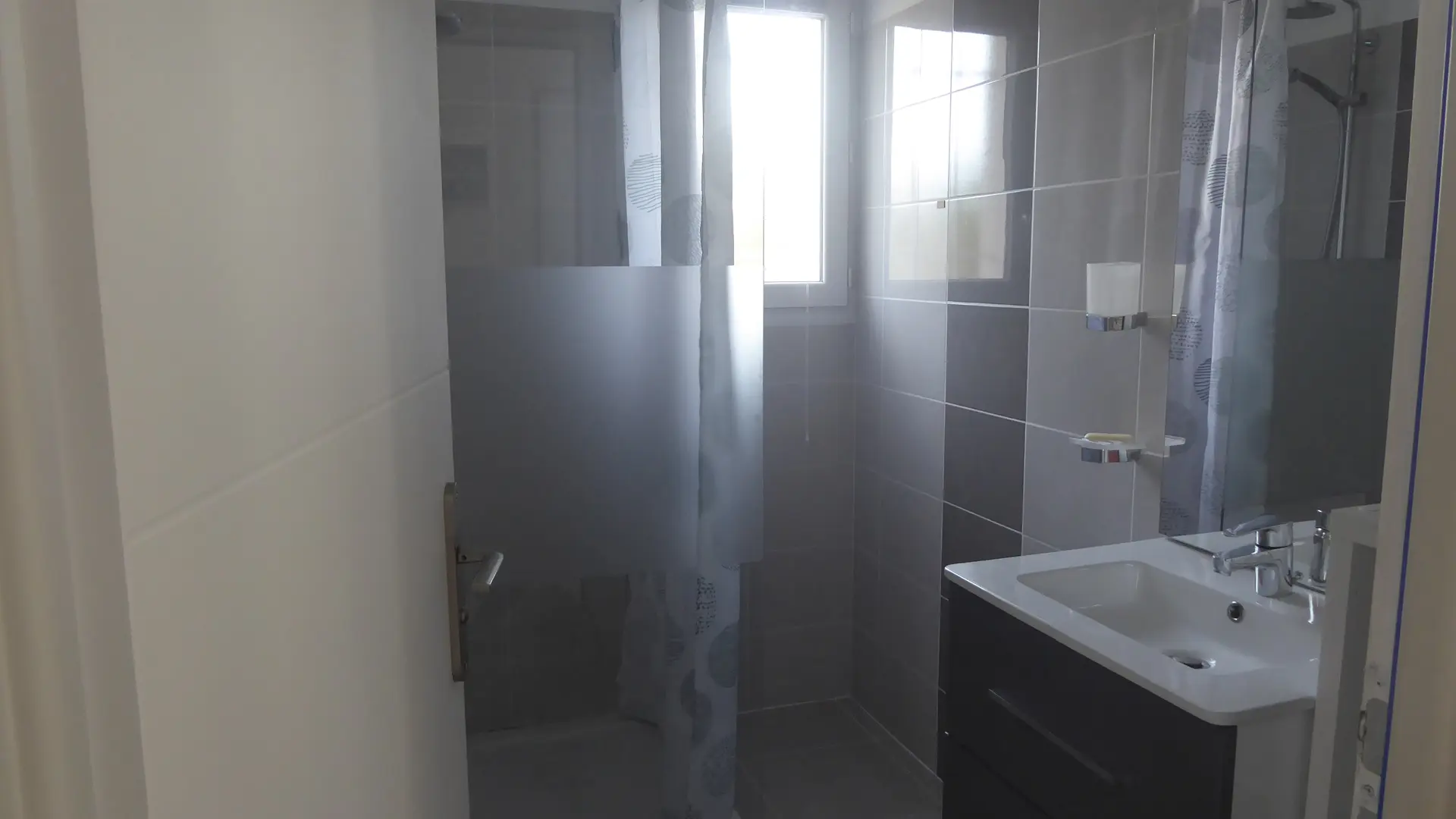 la douche italienne de la salle d'eau