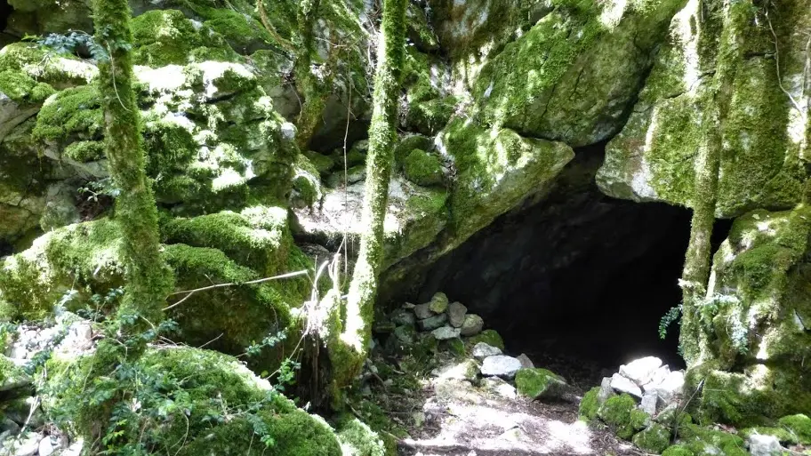 SENTIER DES GROTTES