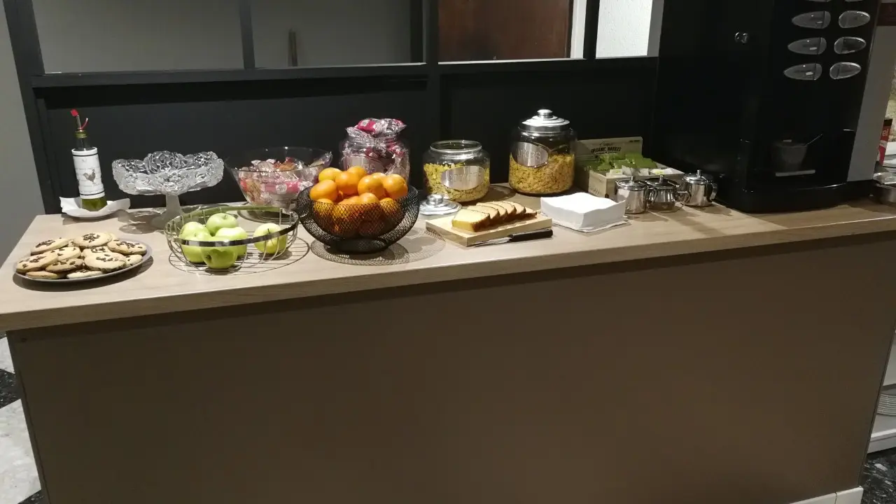 PETIT DEJEUNER HOTEL LES GLYCINES