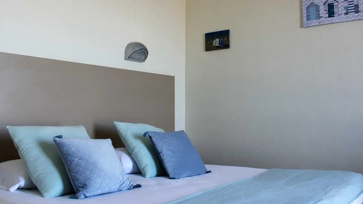 PORT-BARCARES-HOTEL-DE-LA-PLAGE-4