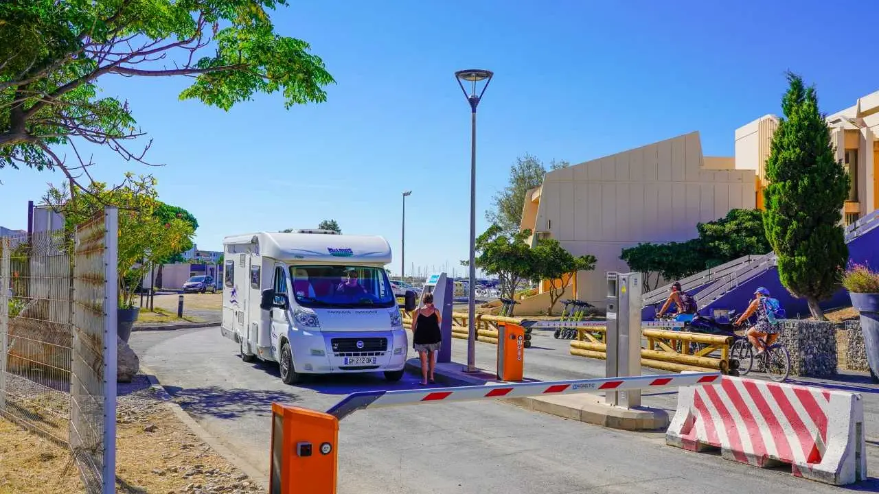 PORT BARCARES AIRE CAMPING CAR 2