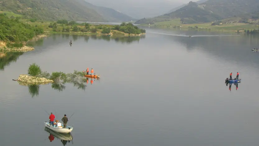 Pêche en barque lac sur l'AglyT