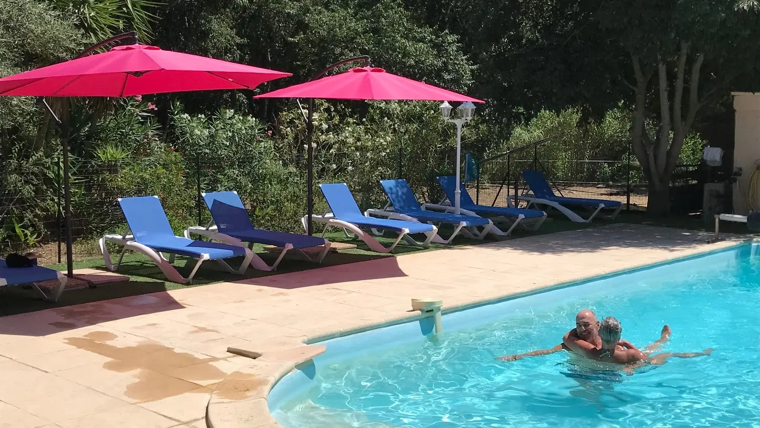 Piscine parasol