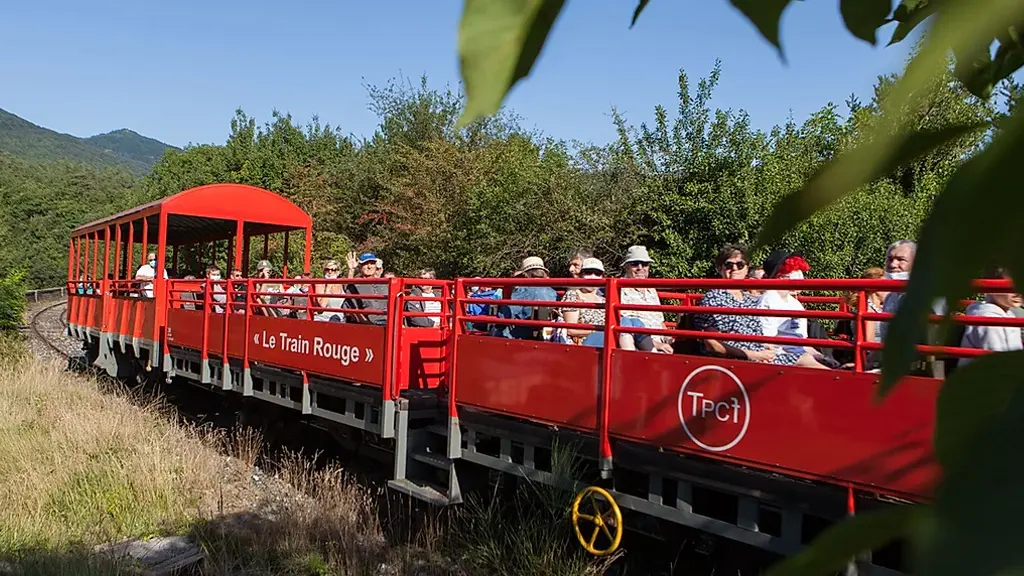Rivesaltes_Train rouge wagon panoramique_1_copyright Train Rouge 1024x768