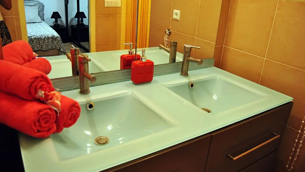 SALLE D'EAU GITE Mr JUANOLE