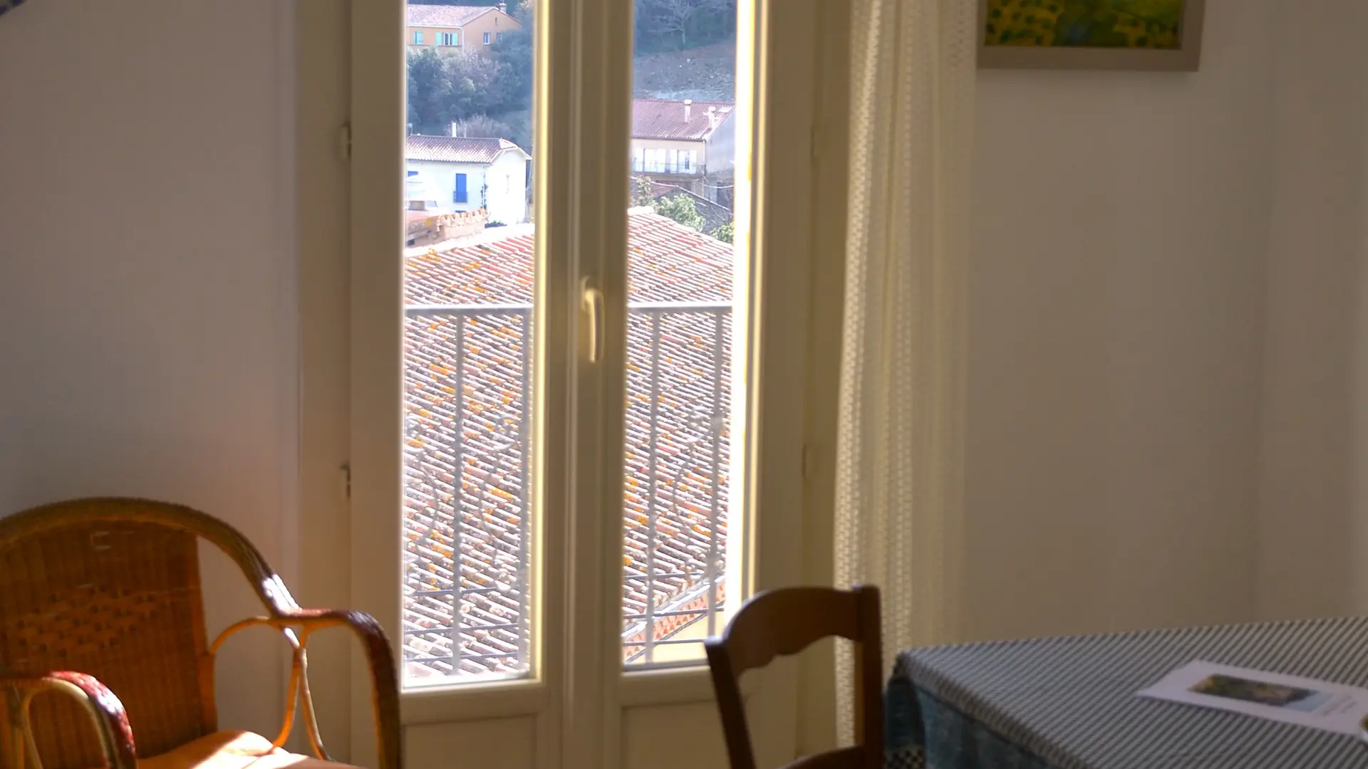 SALLE ET CHAISE MEUBLE KUTENI BELESTA