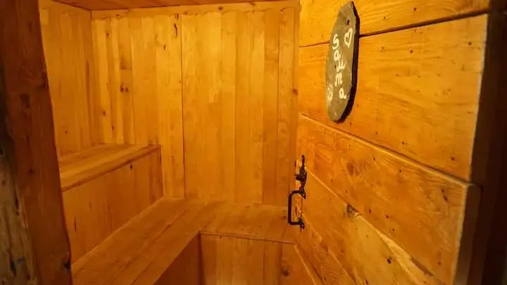 SAUNA