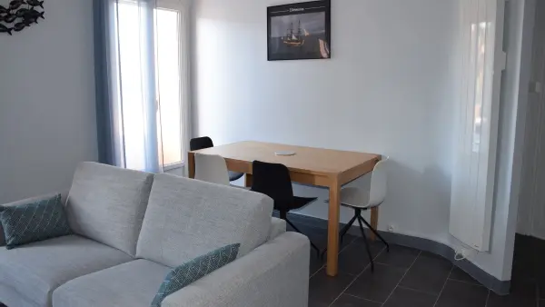 Séjour vue sur le port (balcon )