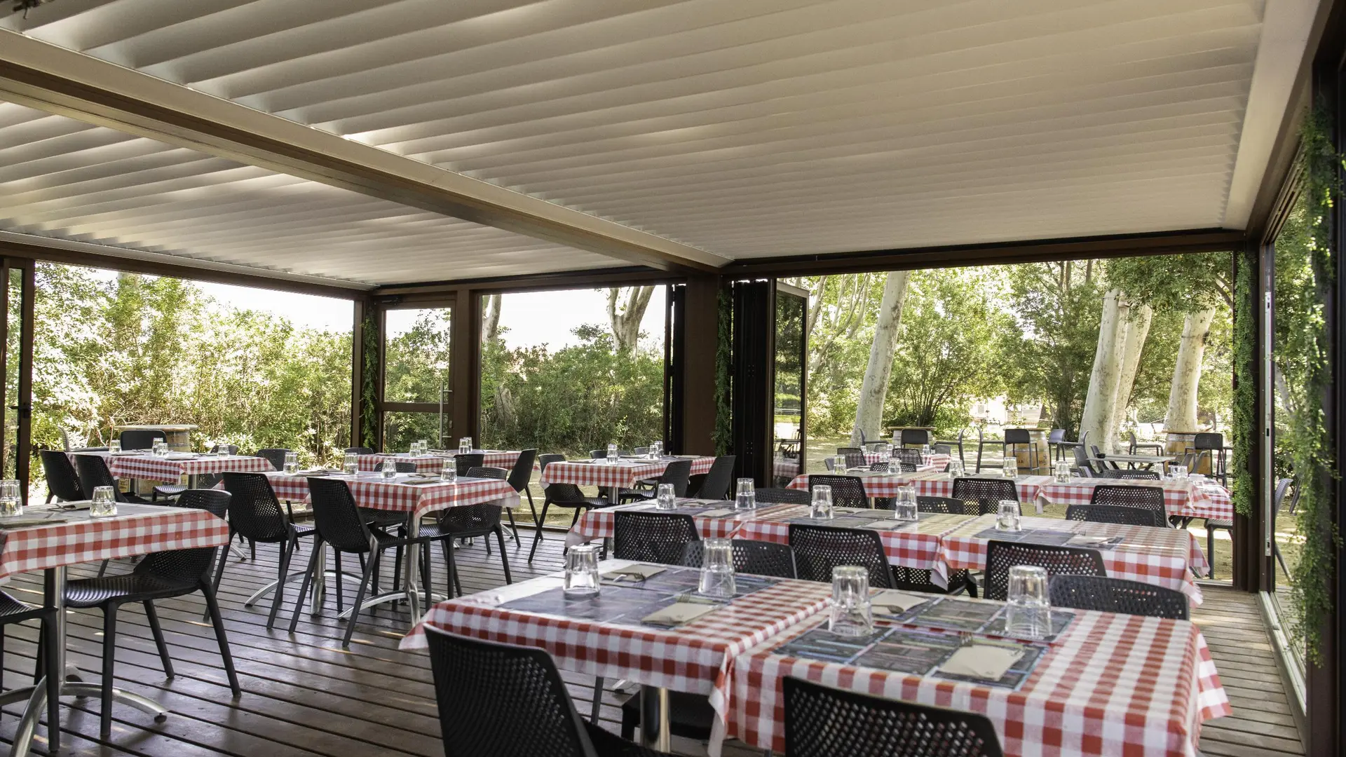 Terrasse 2 guinguette de claitfont