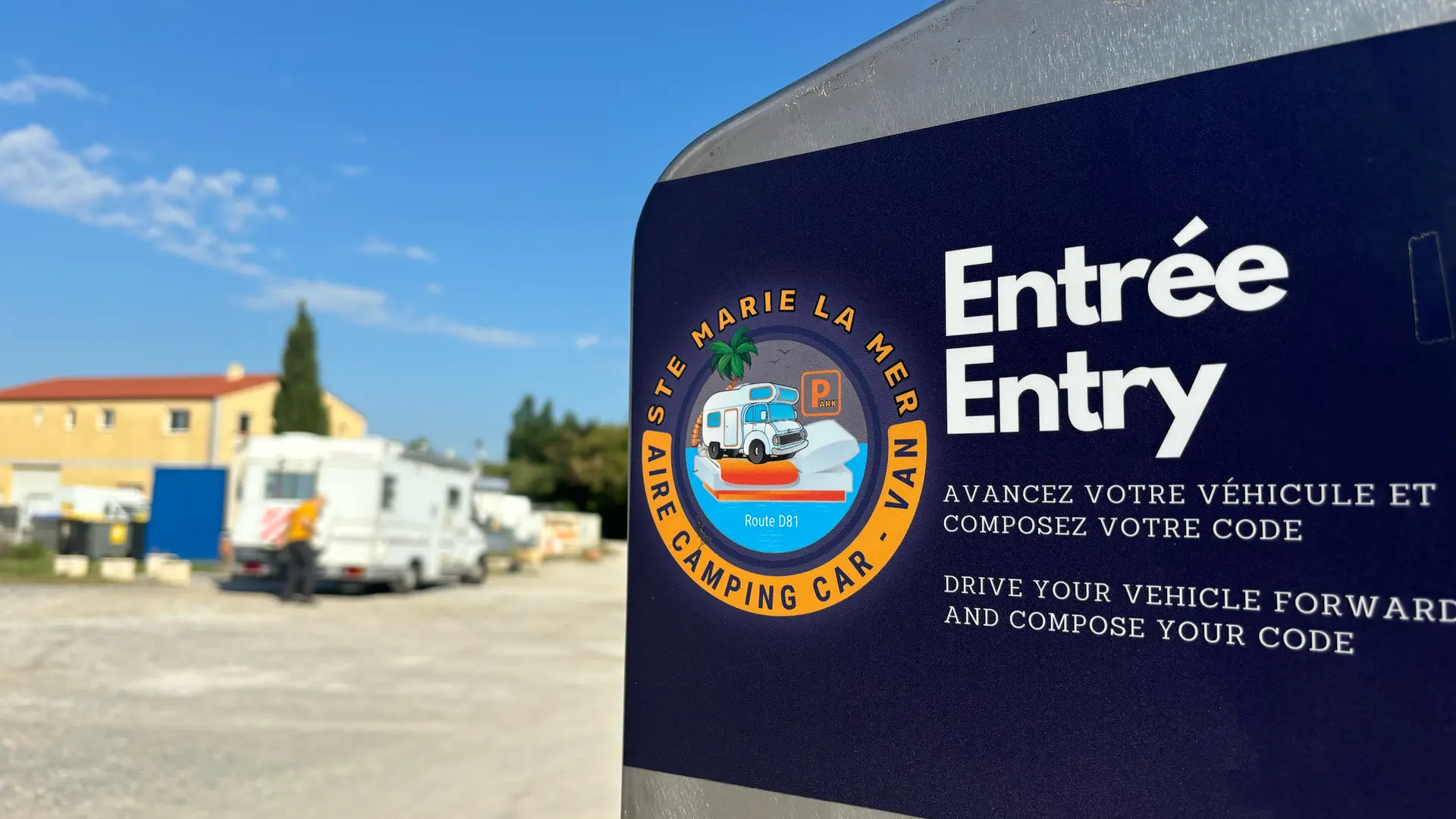 Totem d'entree aire de cc