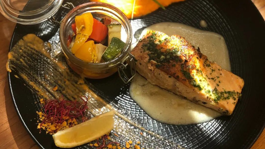 VOILE BLANCHES RESTO 1