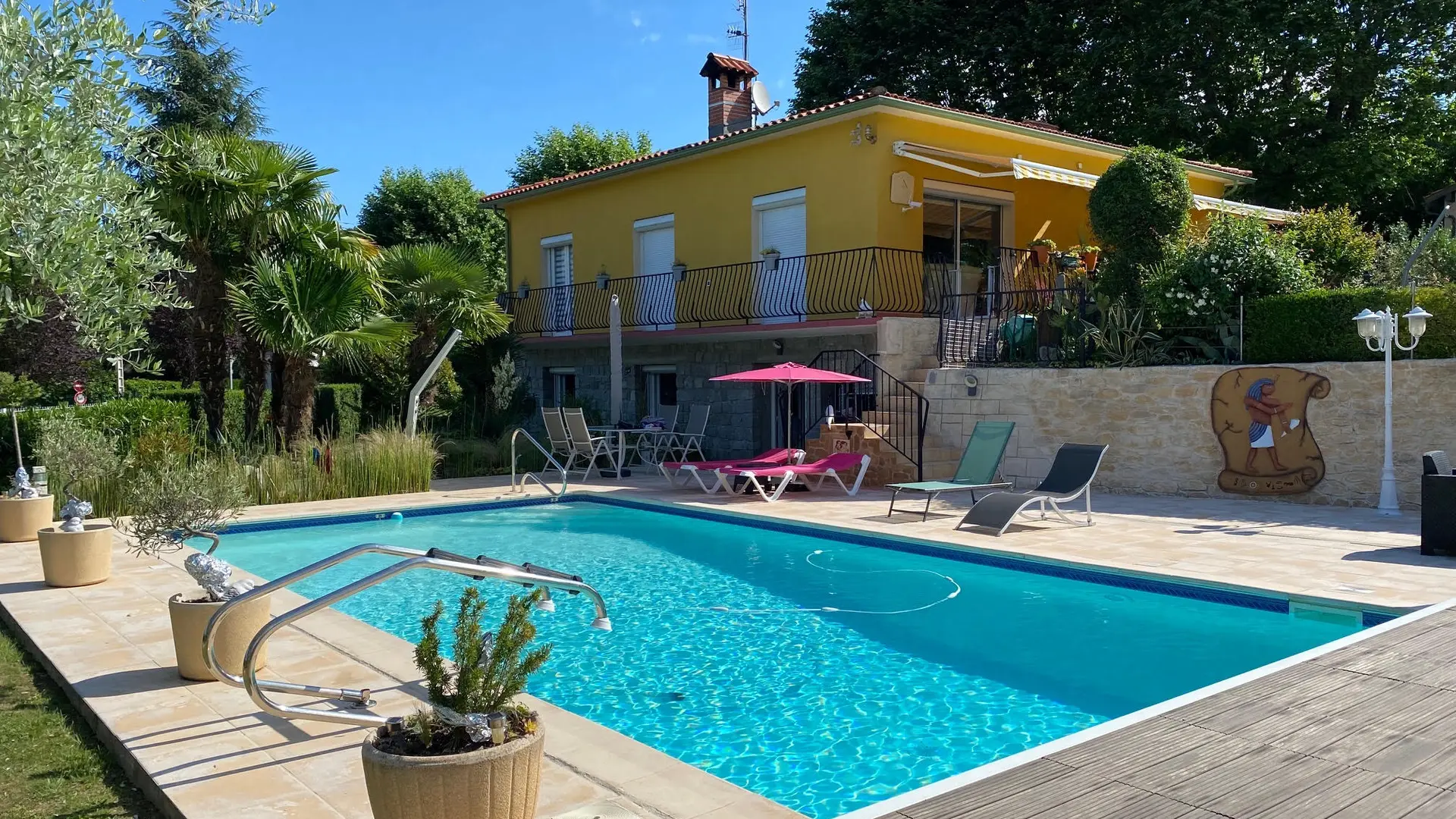 Villa Romaga, extérieur, piscine et façade