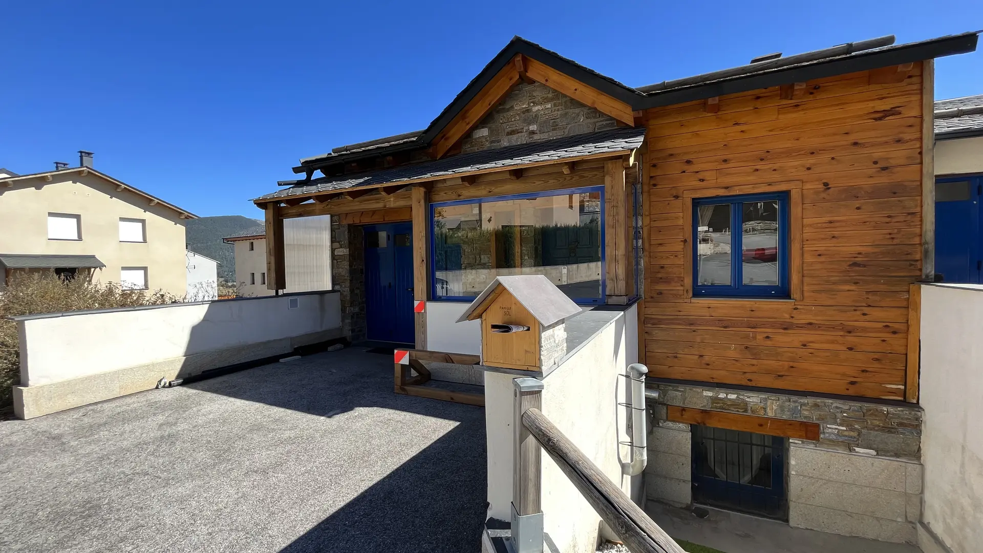 Vue chalet de devant