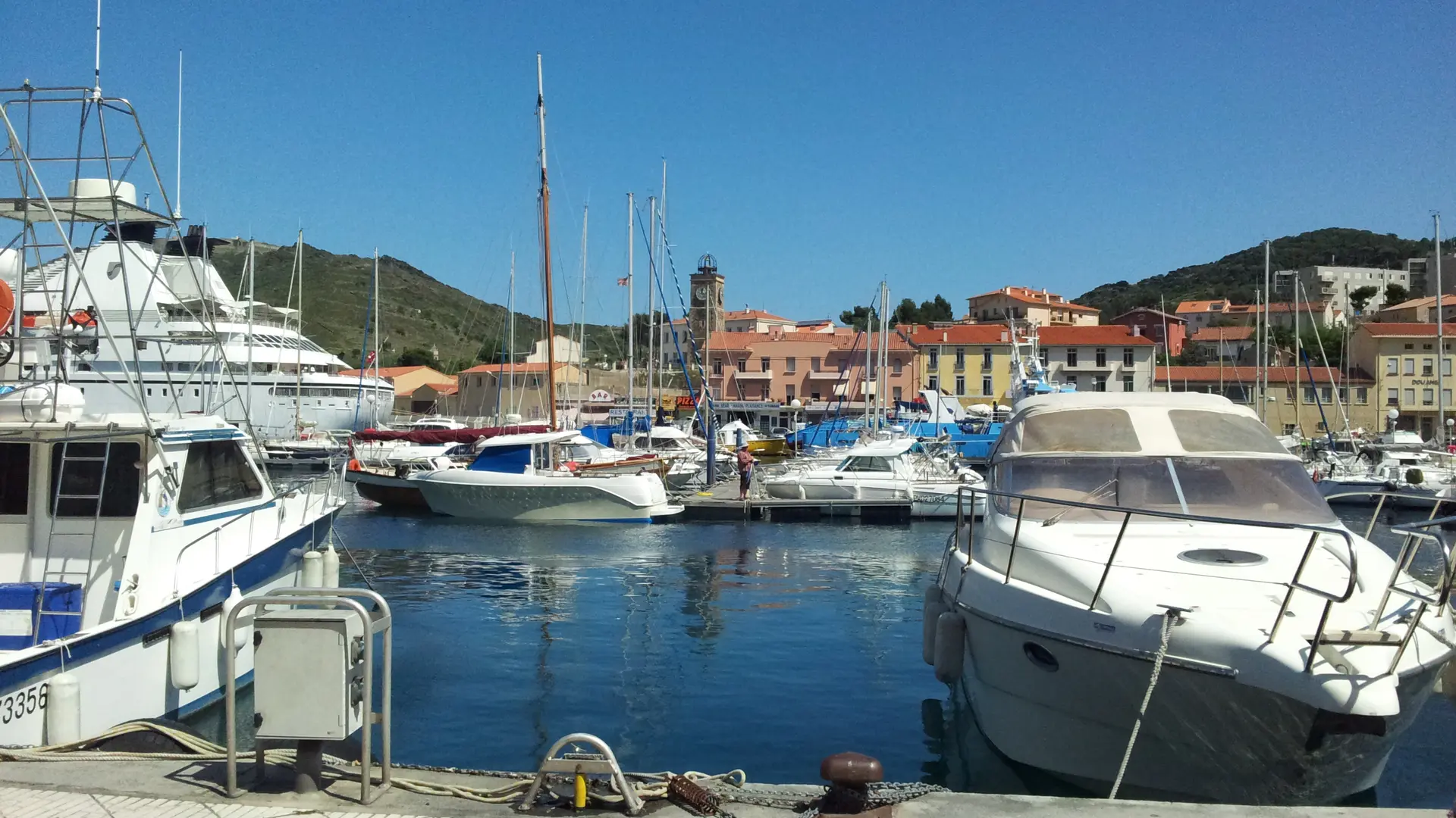 Vue de l'appartement depuis le quai opposé