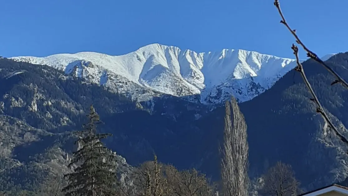 Vue sur le Canigó en hiver