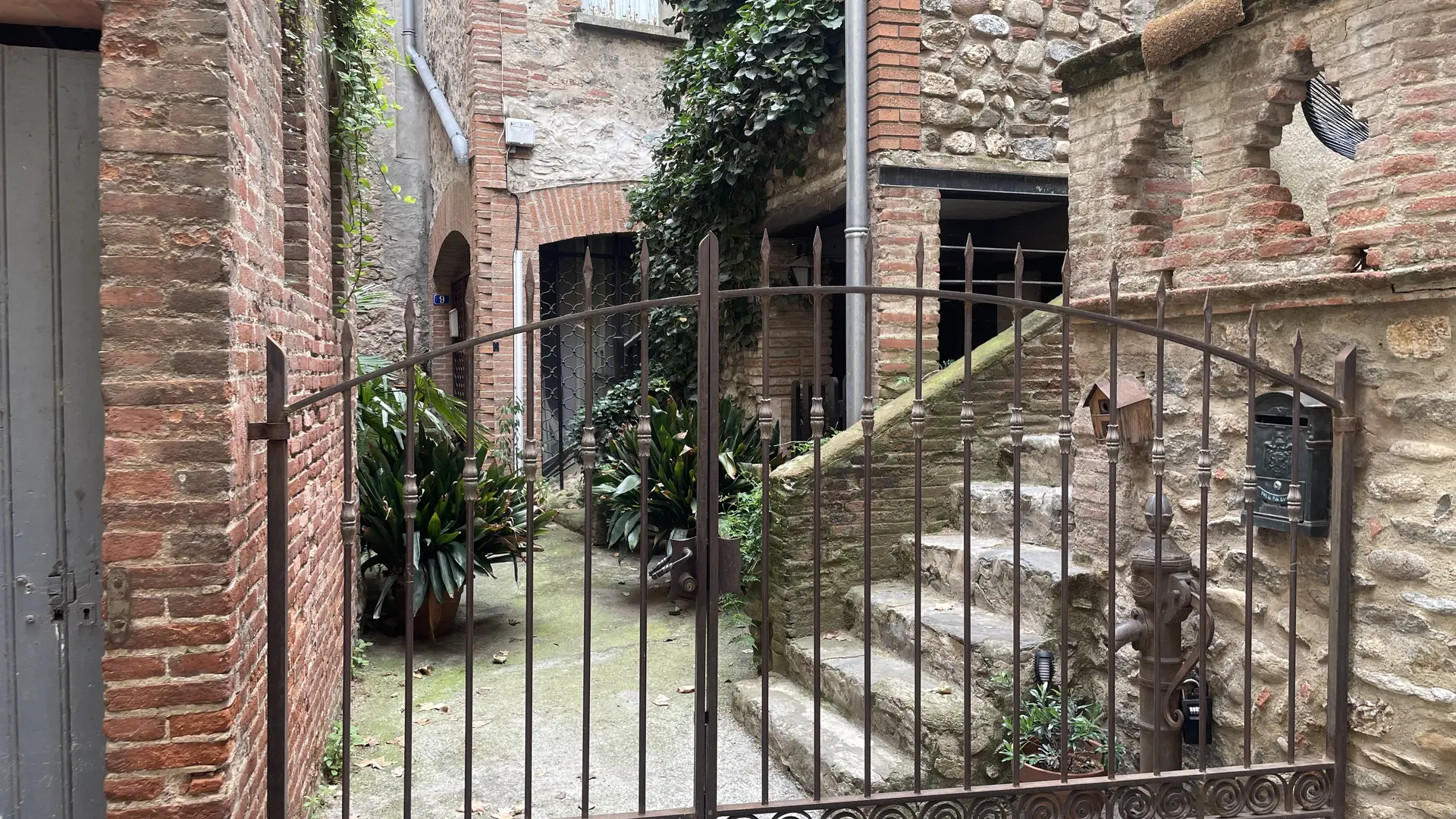 arrivée rue piétonne RUE DU PETIT PARIS
