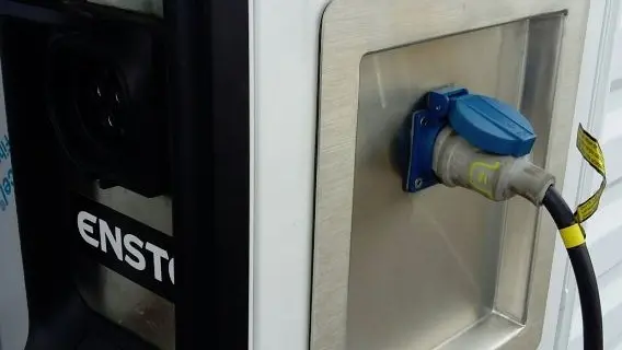 borne-voiture-electrique-prise-garage-renault-ille-sur-tet