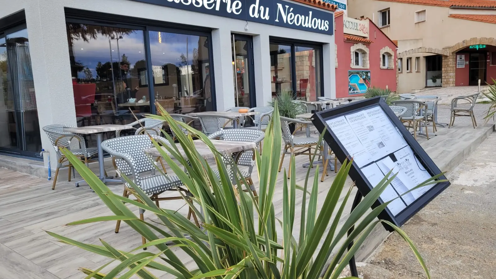 brasserie du neoulous FACADE (002)