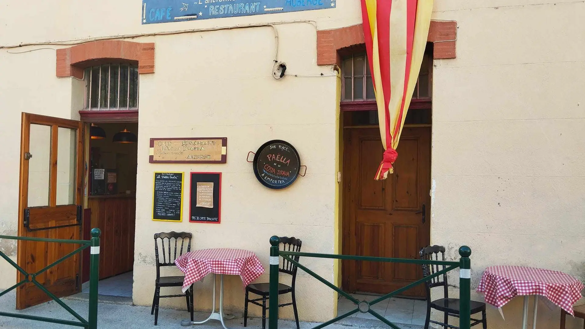 Extérieur du gîte et du restaurant