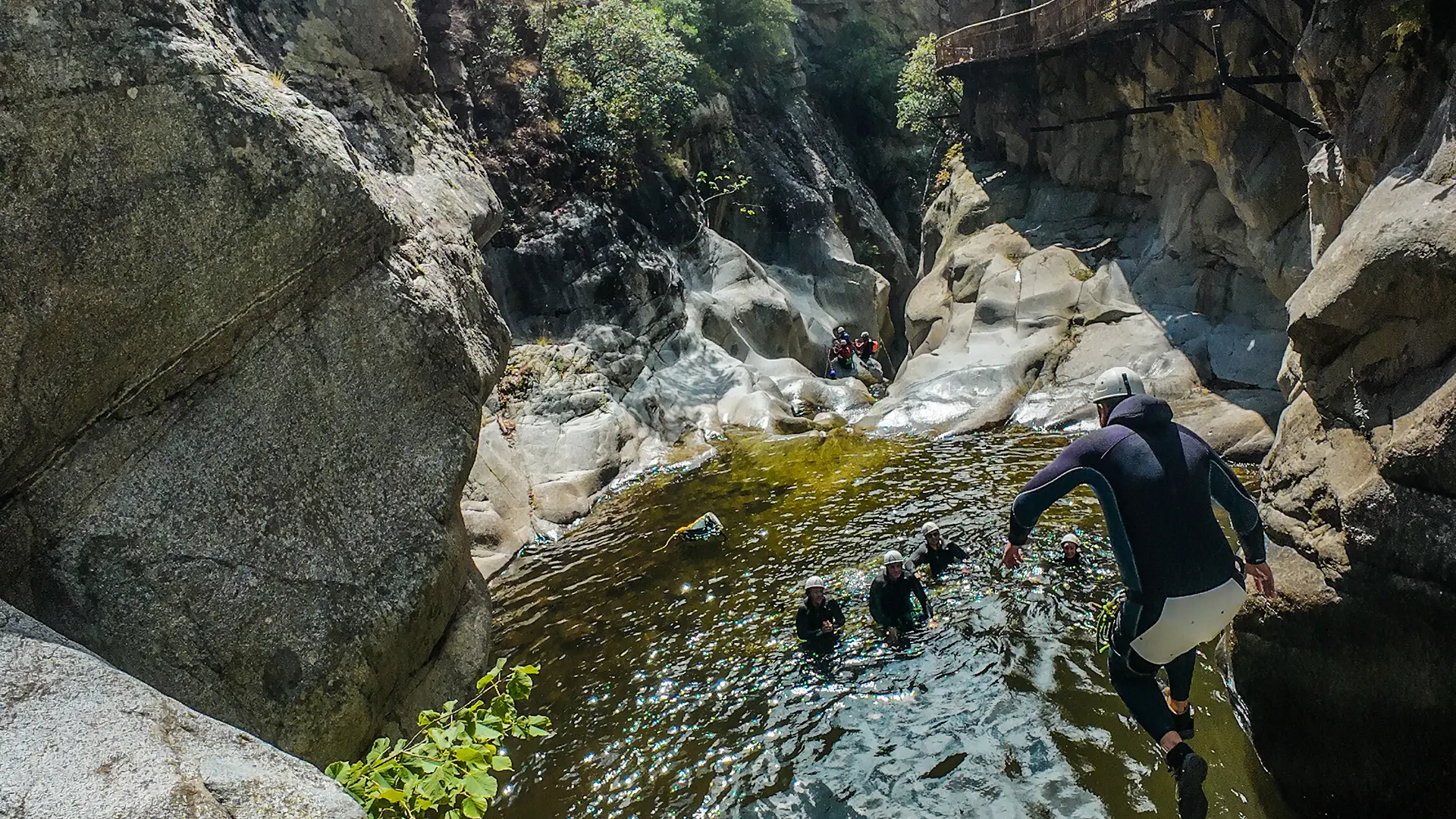 canyon canigou castellane famille molitg saut sous passerelle