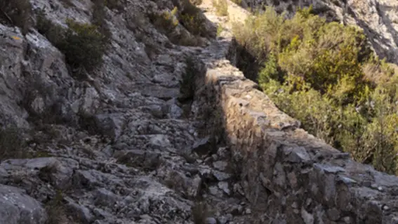 Sentier qui mène à l'ermitage  ND de Pène