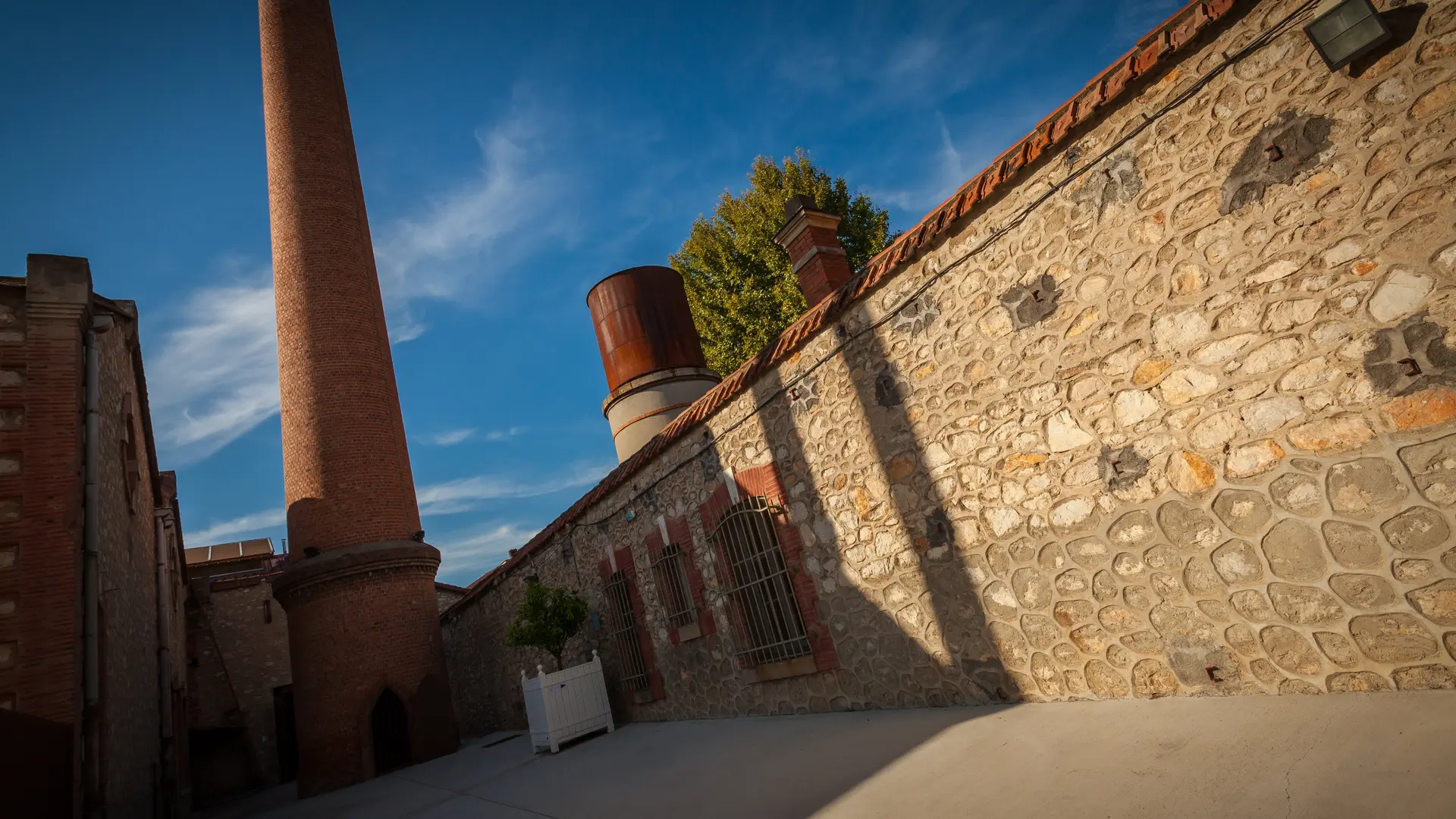 Aspres Thuir Caves BYRRH