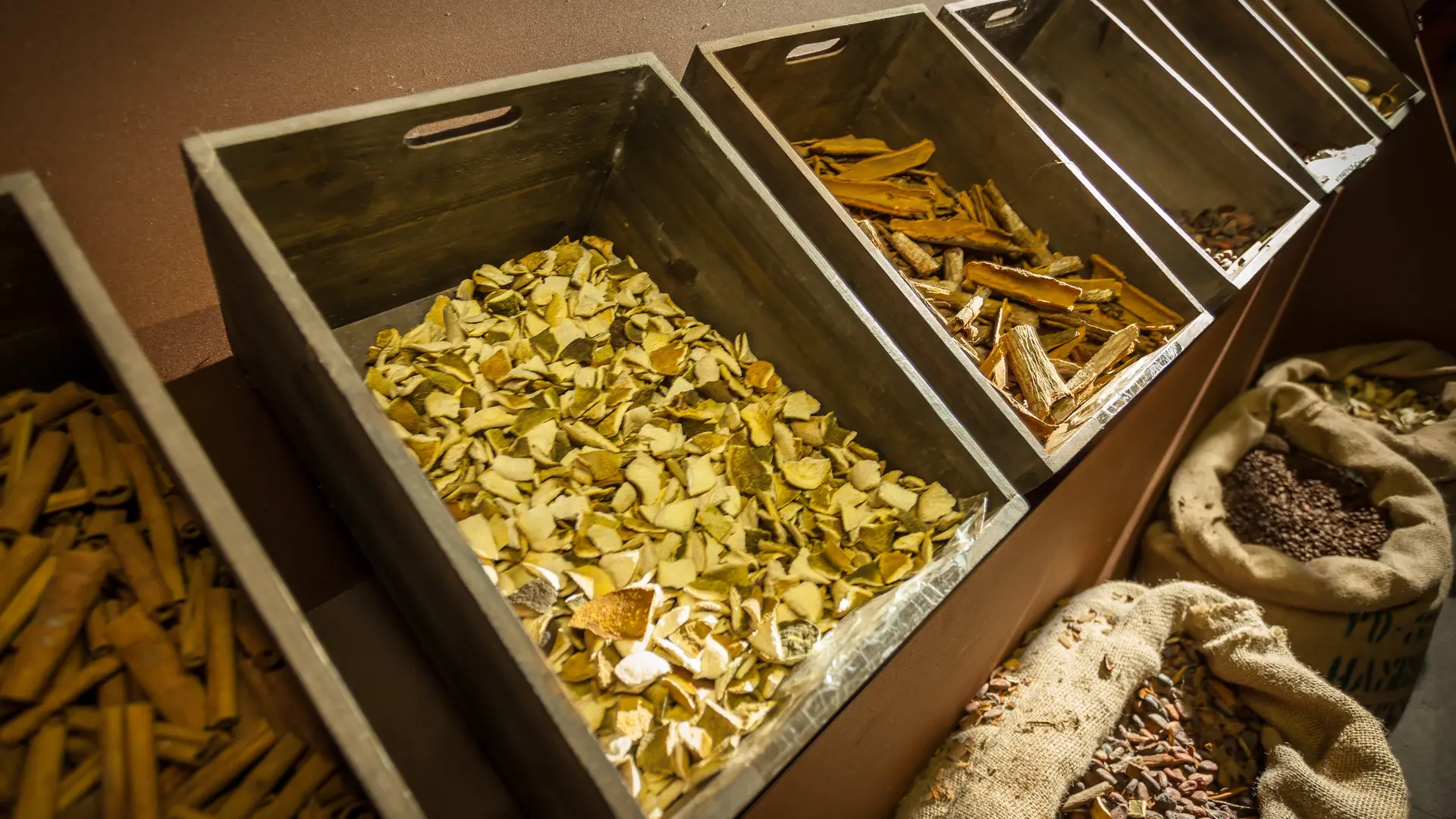 Aspres Thuir Caves BYRRH